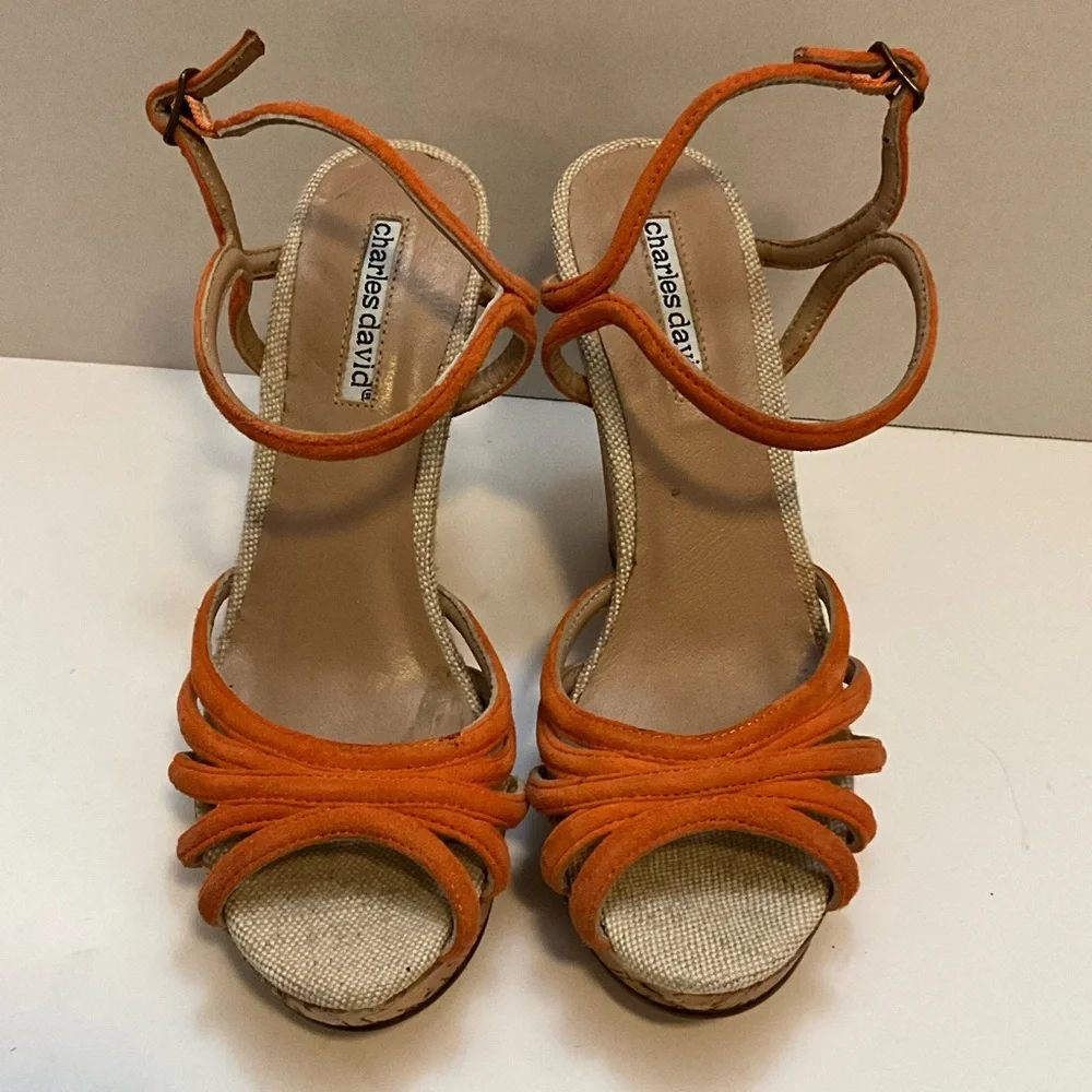 Charles David Orange Wedges 8 - Picture 7 of 13